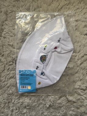 White Bucket Hat - ZEROBASEONE Official KCONLA Cafe 2023 Merchandise